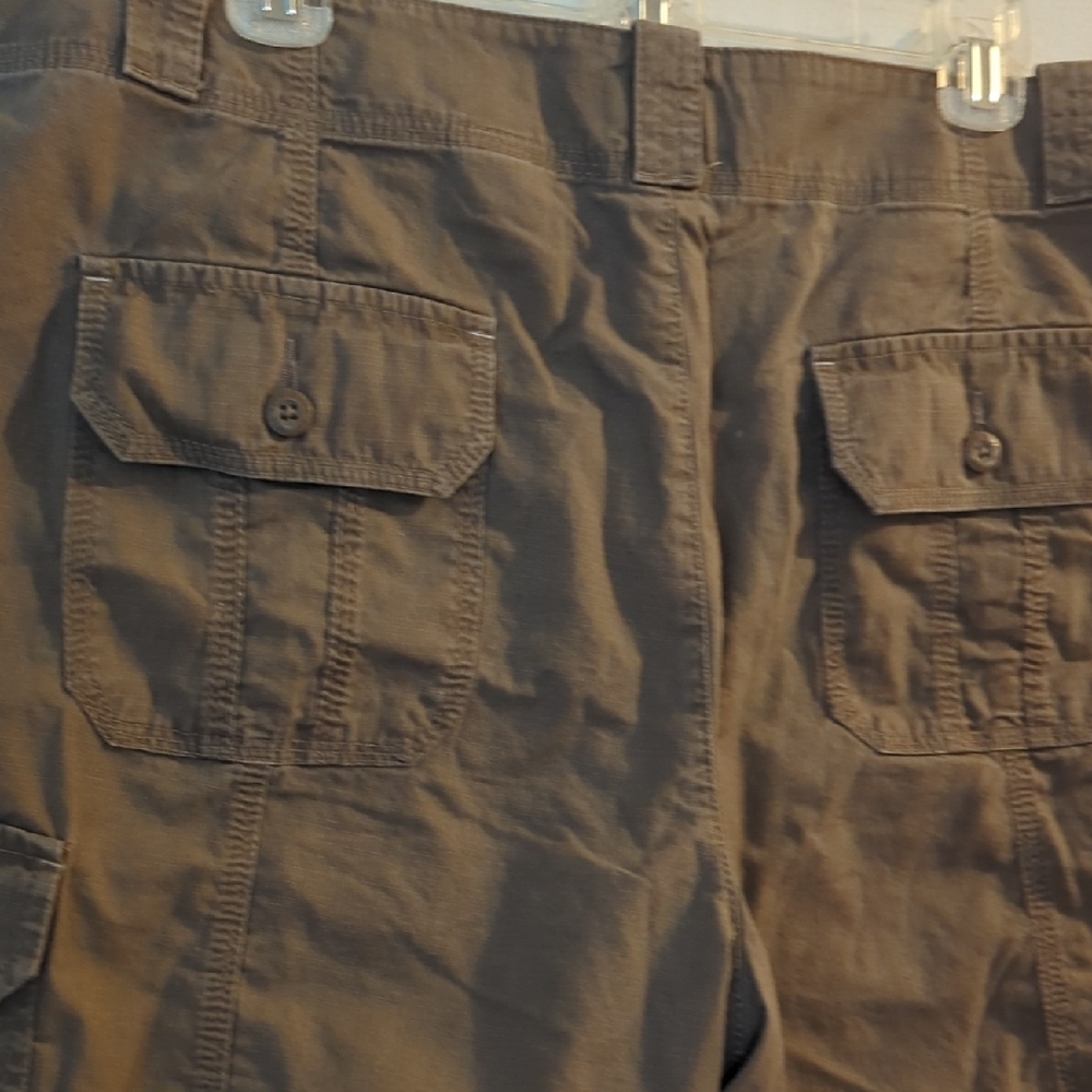 Women's Eddie Bauer Brown Cargo Shorts - Picture 3 of 5